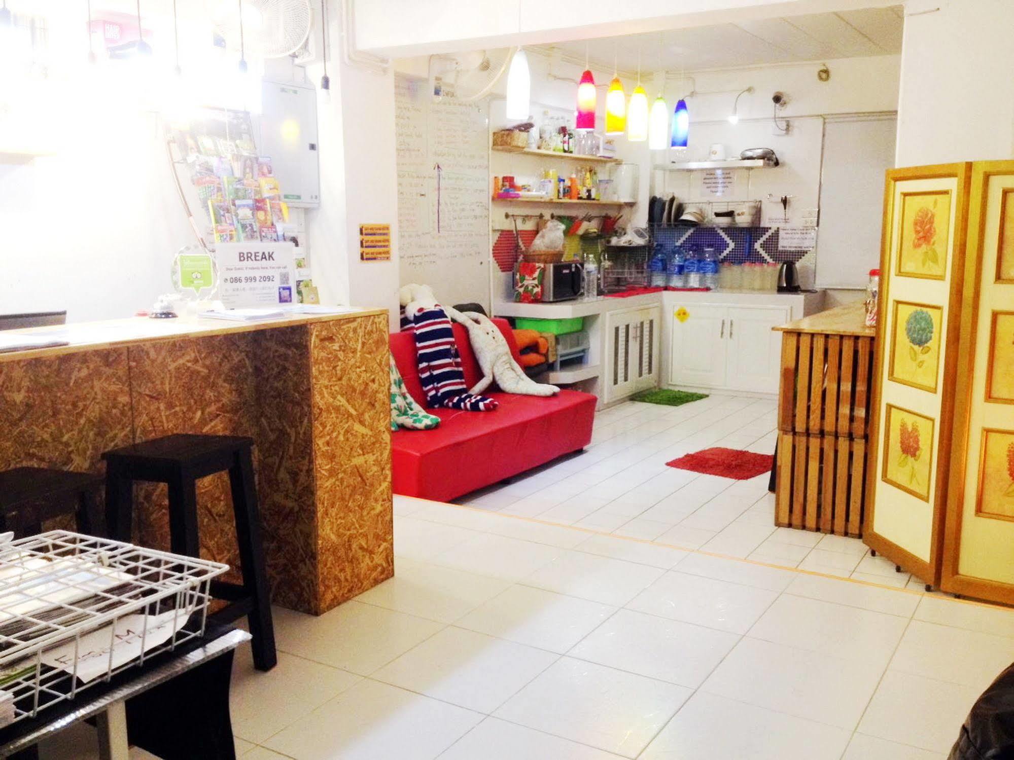 Safe And Sound Hostel Chiang Mai Extérieur photo