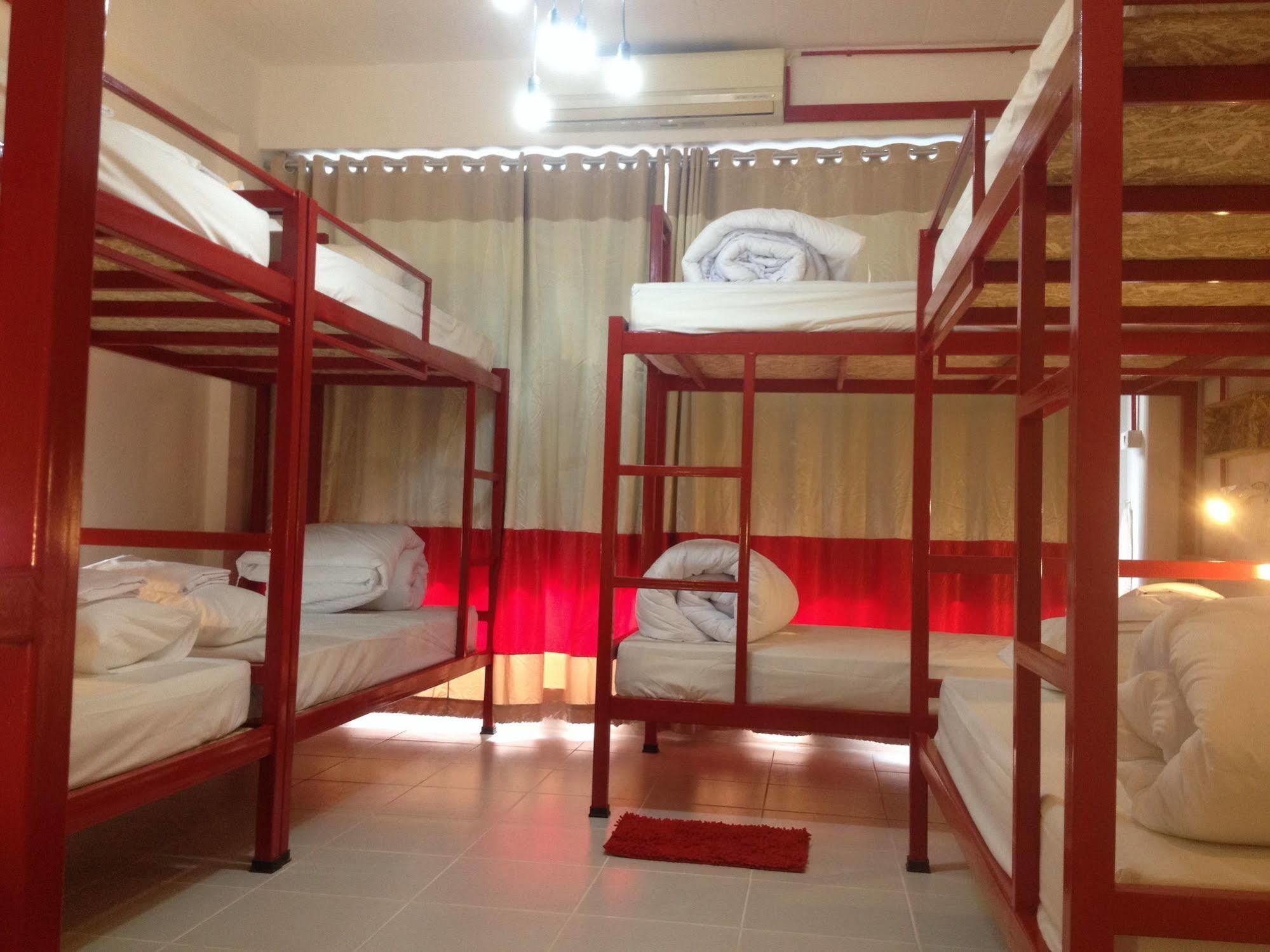 Safe And Sound Hostel Chiang Mai Extérieur photo
