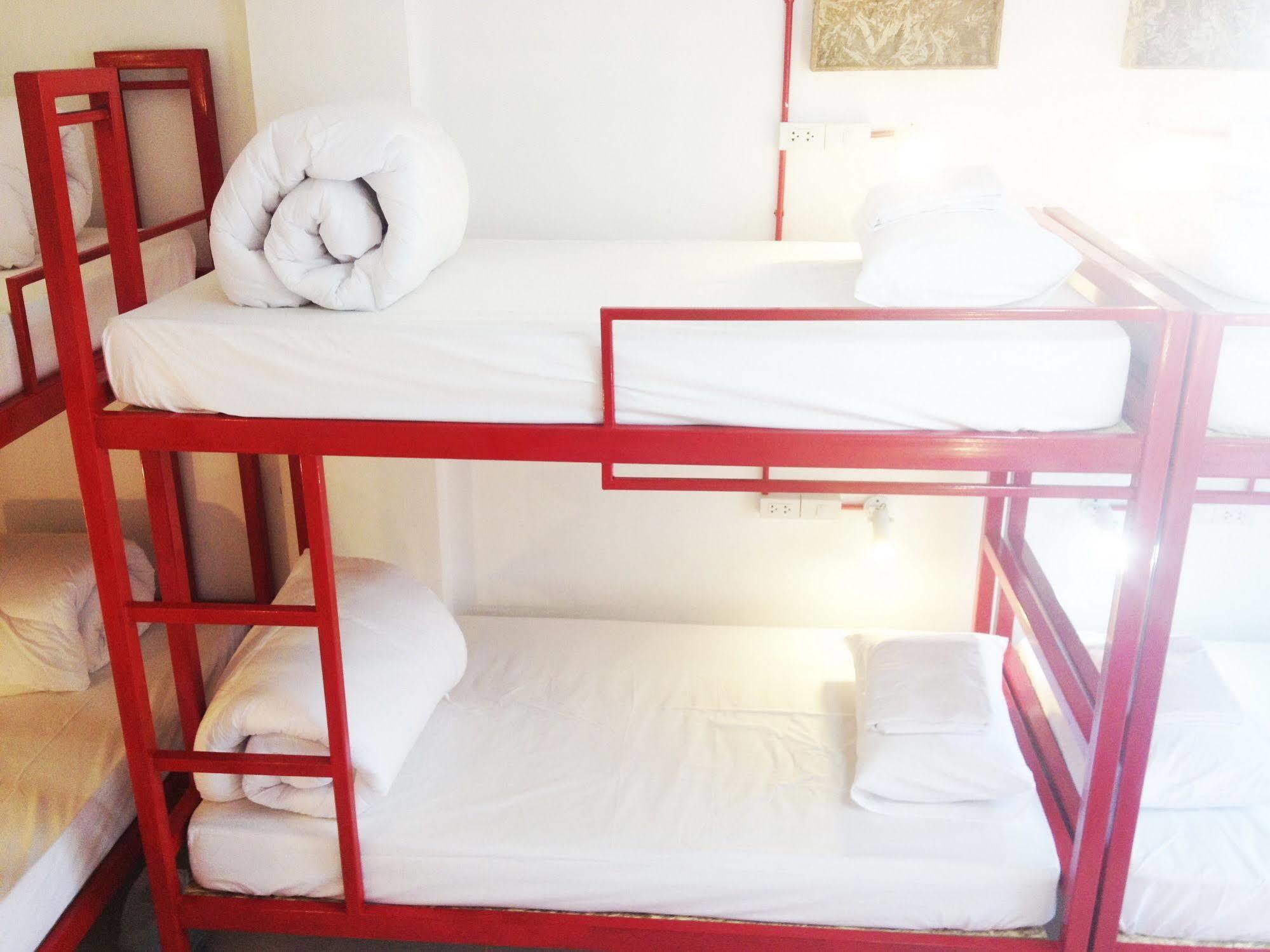 Safe And Sound Hostel Chiang Mai Extérieur photo