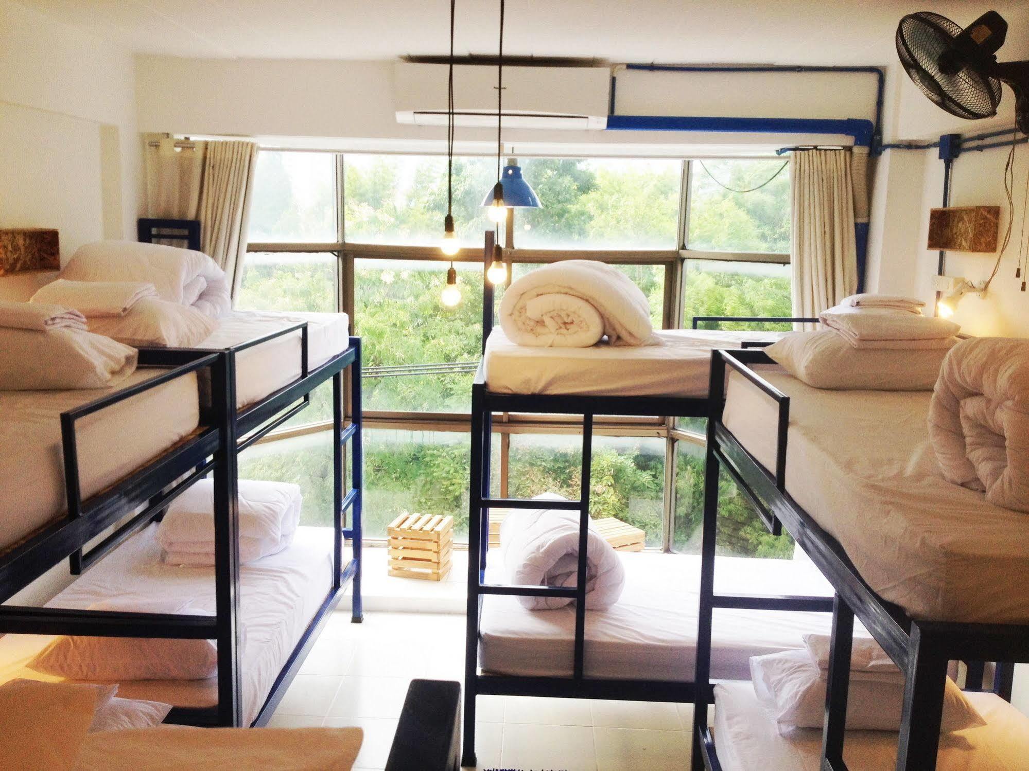 Safe And Sound Hostel Chiang Mai Extérieur photo